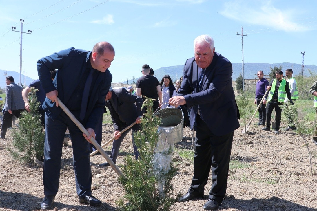 An employee of the Institute of Soil Science and Agrochemistry of the Ministry of Science and Education of the Republic of Azerbaijan participated in the tree planting action in Siyazan within the framework of the project "Towards an Azerbaijan that has achieved Soil Degradation Neutrality".