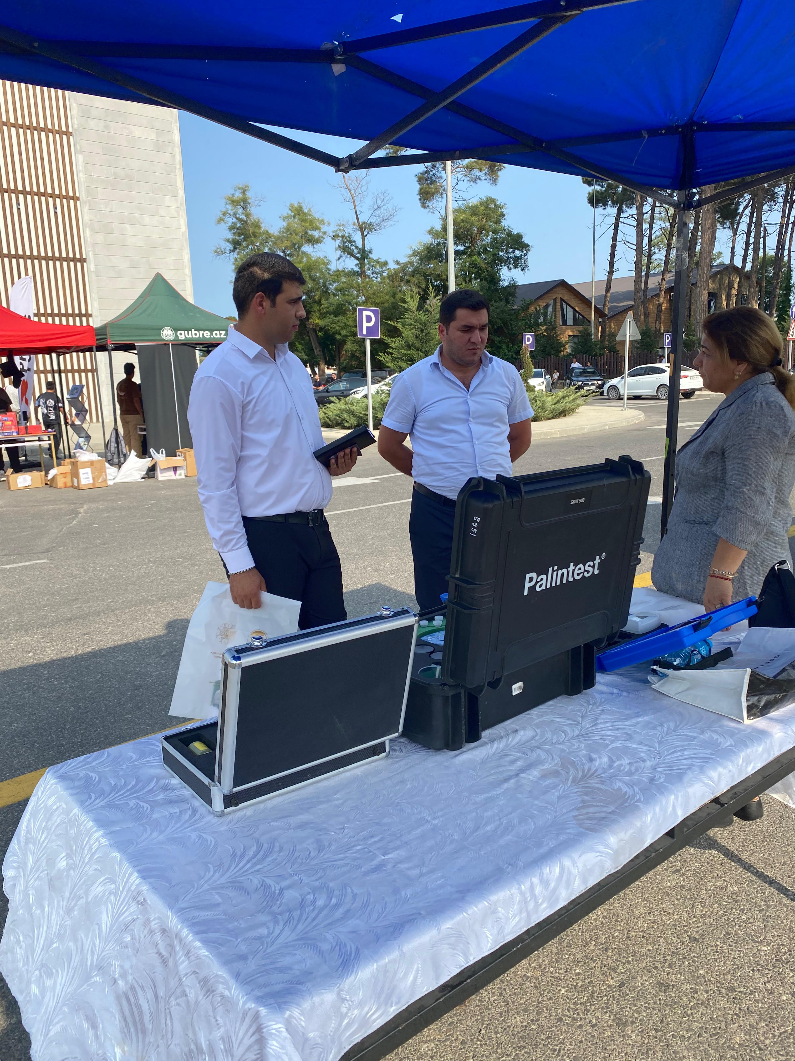 Torpaqşünaslıq və Aqrokimya İnstitutu Xaçmazda keçirilən Aqrar biznes və Şaftalı festivalında iştirak edib