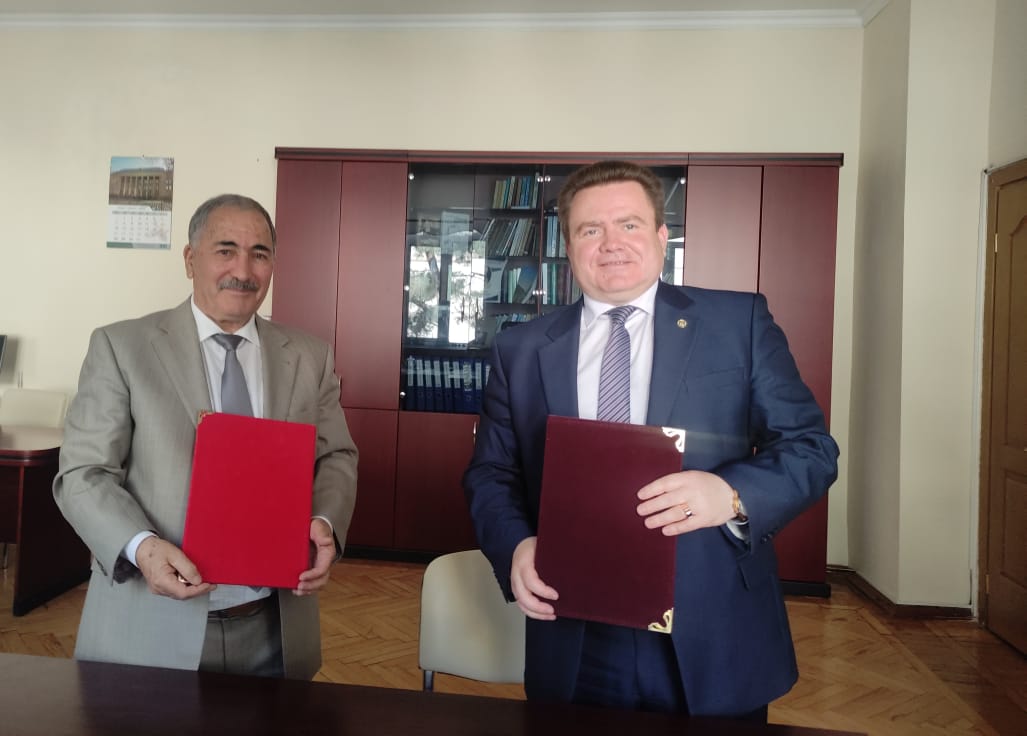 The scientific cooperation signed between Institute of Soil Science and Agrochemistry of ANAS and Belarusian State Academy of Agriculture.