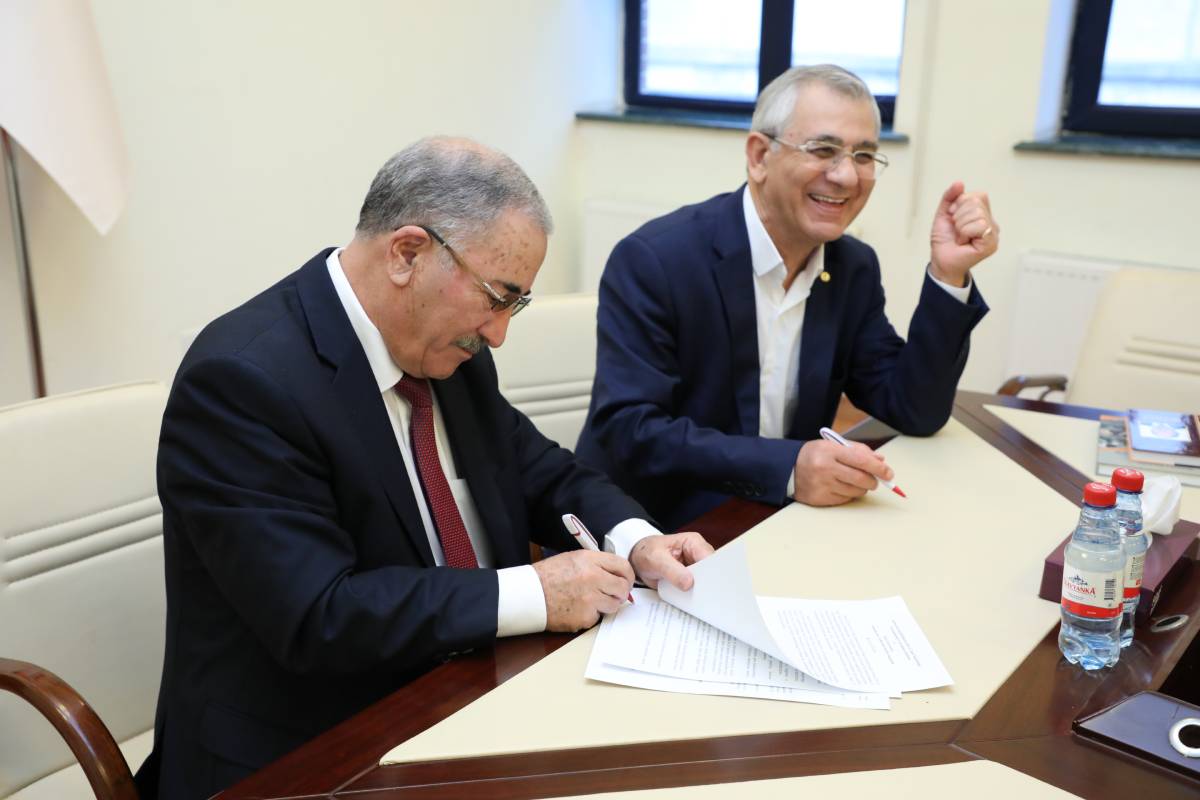 The agreement was signed between the Institute of Soil Science and Agrochemistry and Khazar University.