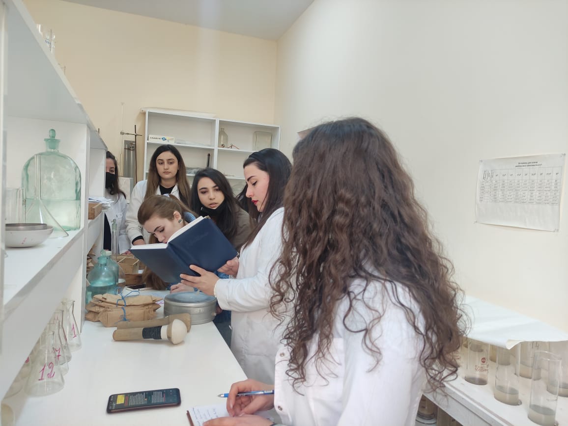 Students of Baku State University have an internship at the Institute of Soil Science and Agrochemistry of ANAS.