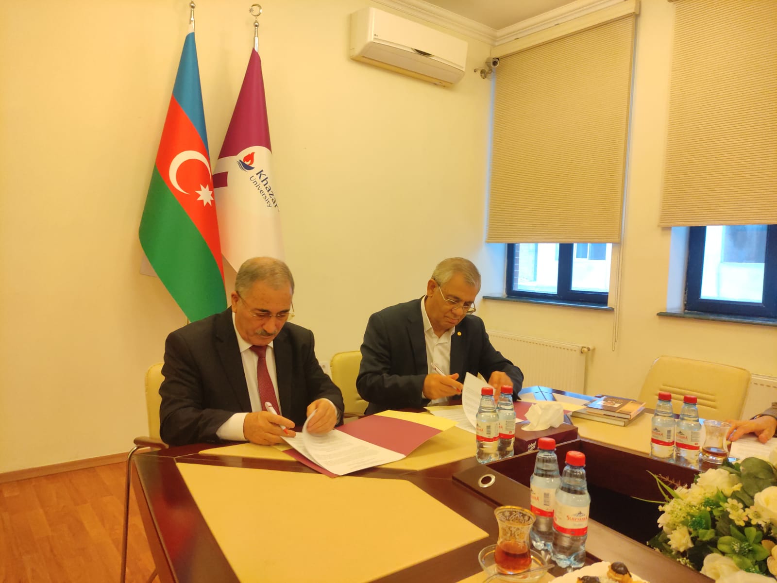 The agreement was signed between the Institute of Soil Science and Agrochemistry and Khazar University.